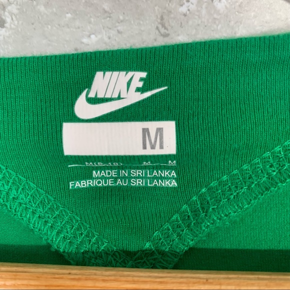 NIKE WOMEN'S WORKOUT TANK APPLE GREEN VNECK EMBROIDERED LOGO SIZE MEDIUM - Picture 6 of 7